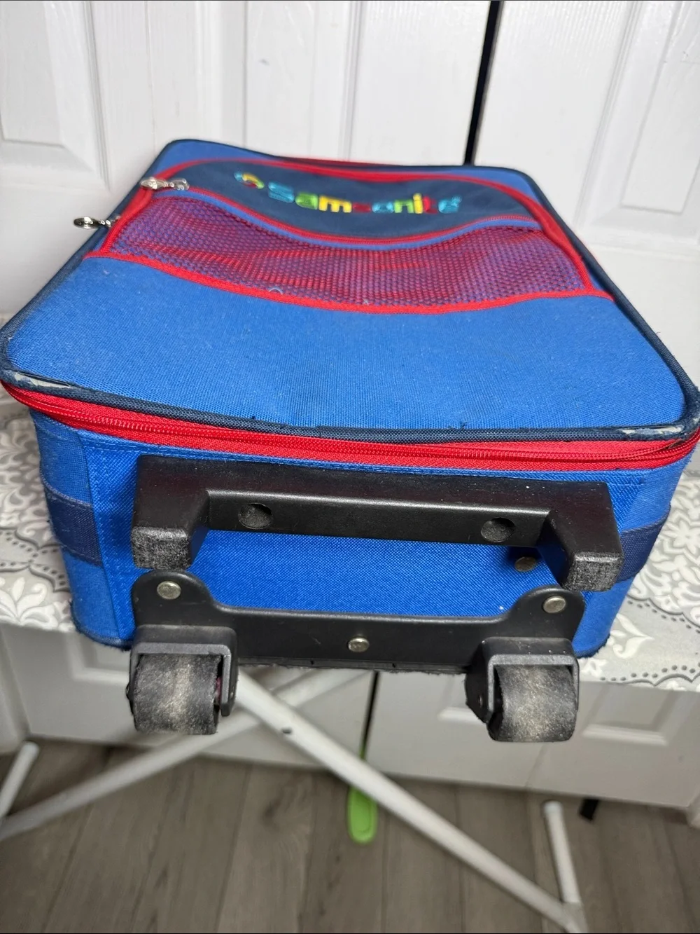 Vintage Samsonite Kids Rainbow Carry On Luggage 16